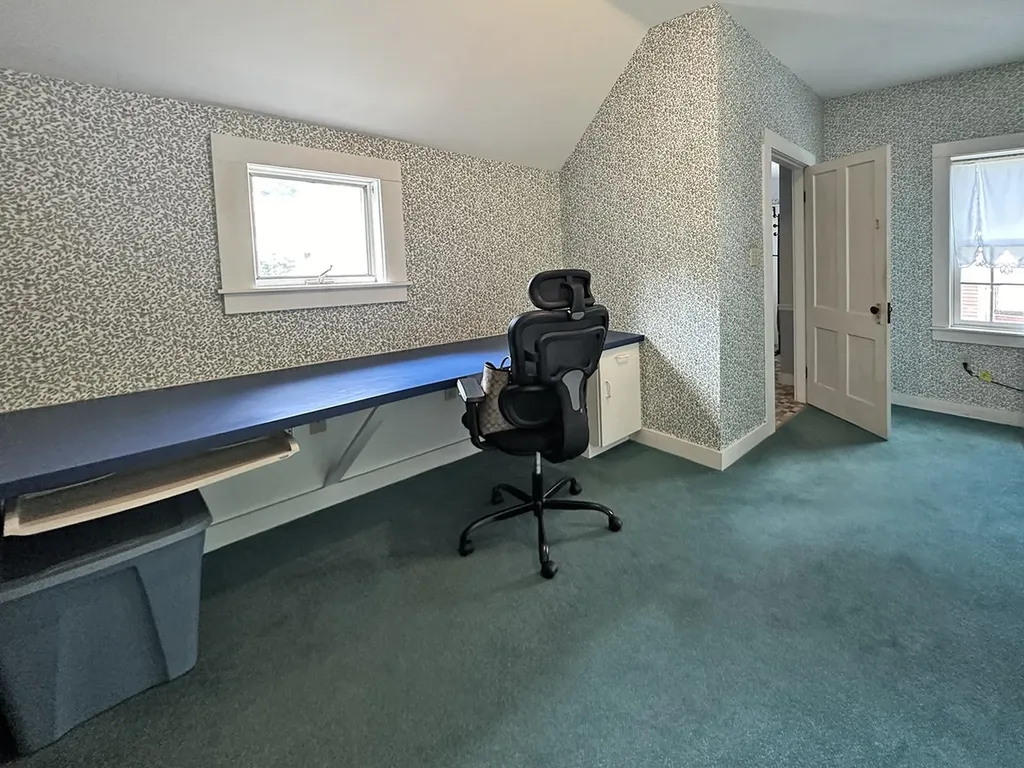 10 Hawthorne Street Plymouth NH 03264