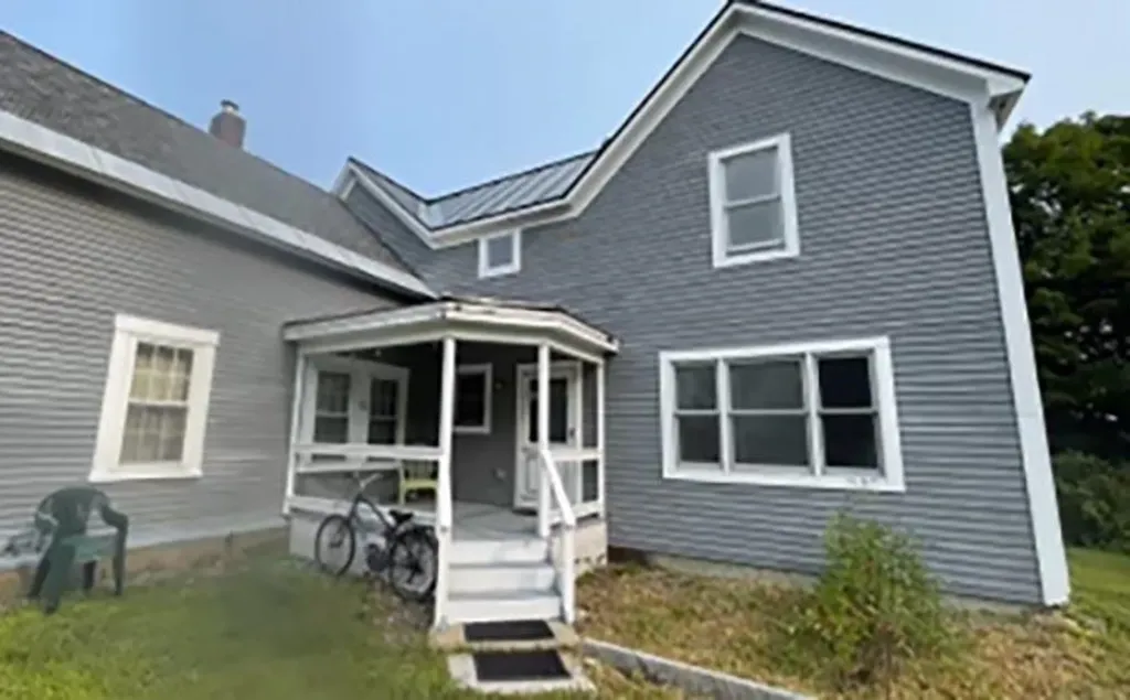 10 Hawthorne Street Plymouth NH 03264