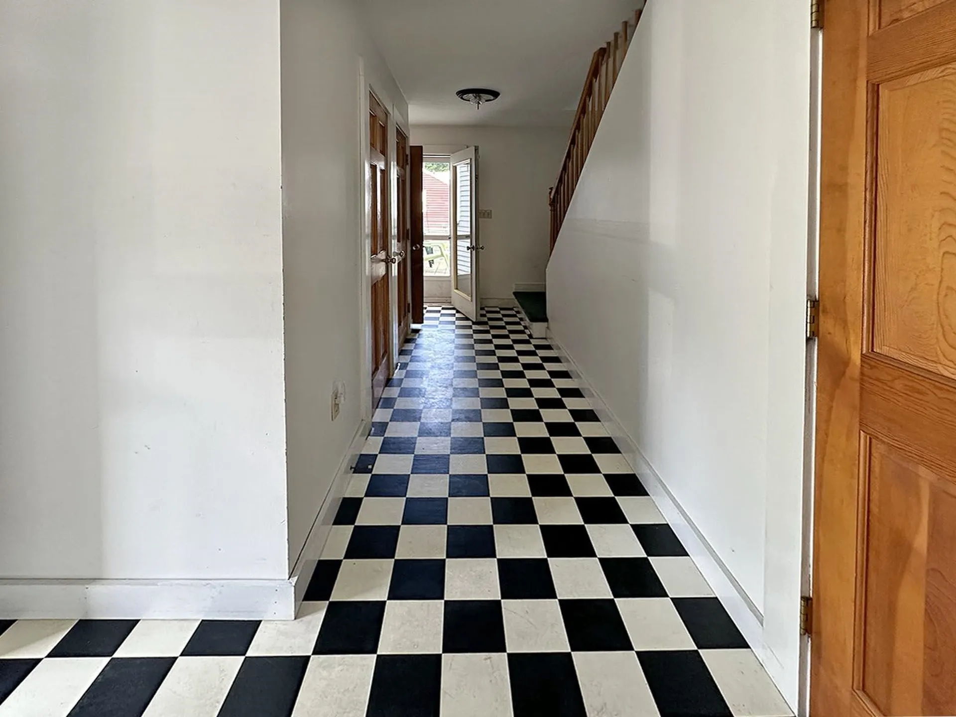 10 Hawthorne Street Plymouth NH 03264