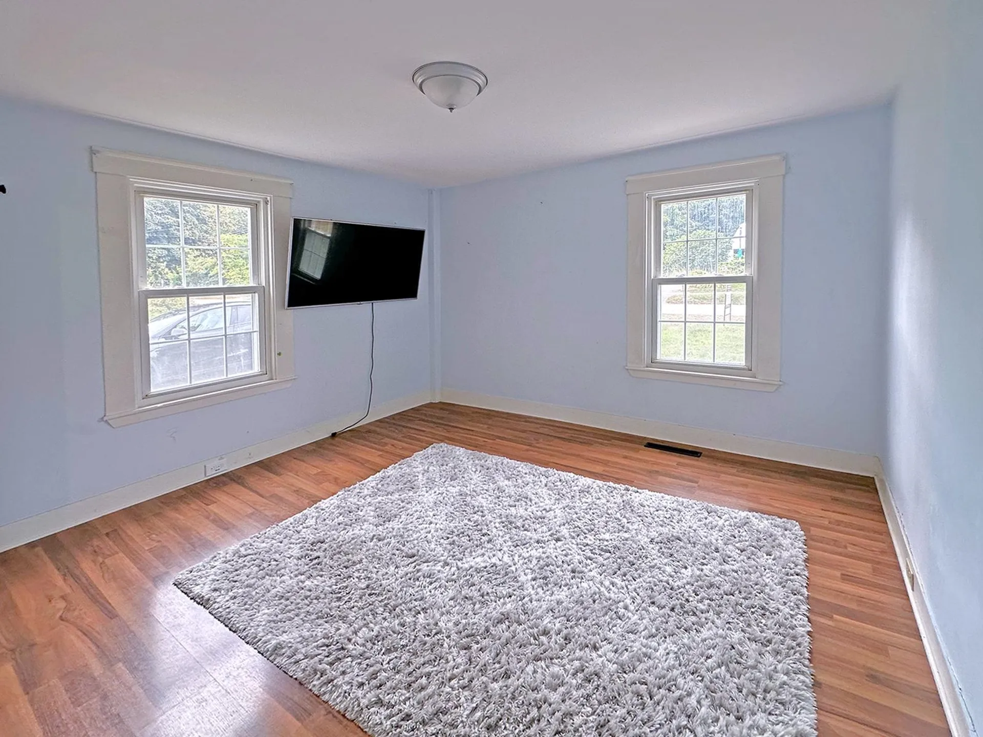 10 Hawthorne Street Plymouth NH 03264