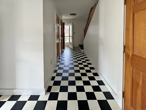 10 Hawthorne Street Plymouth NH 03264