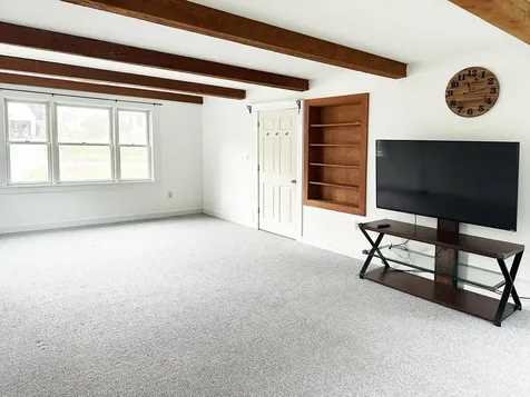 10 Hawthorne Street Plymouth NH 03264