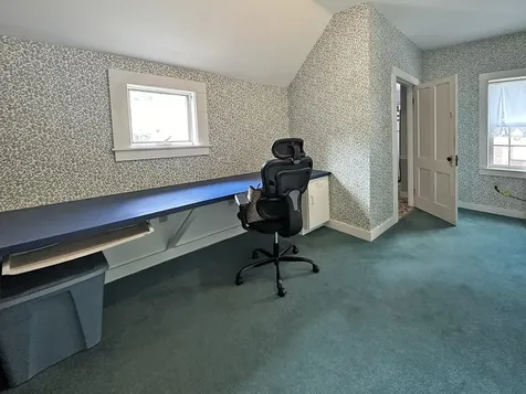 10 Hawthorne Street Plymouth NH 03264