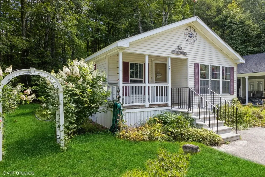 20 Beech Hill Road Exeter NH 03833
