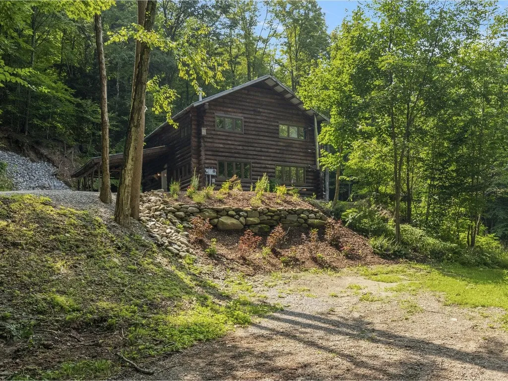80 Stokes Hill Road Starksboro VT 05487