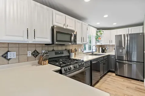 24 Wingate Lane Dover NH 03820