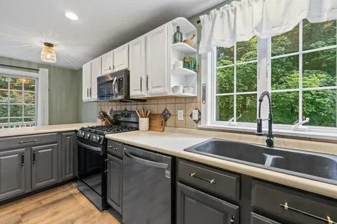 24 Wingate Lane Dover NH 03820