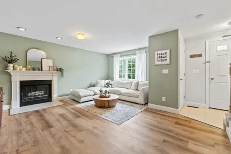 24 Wingate Lane Dover NH 03820