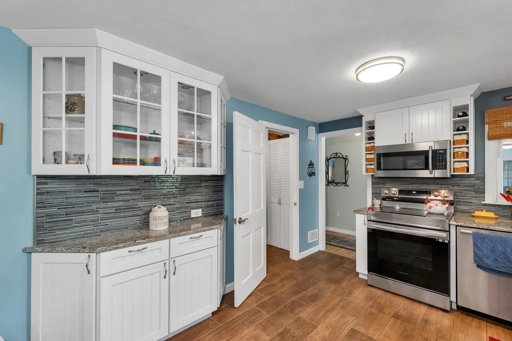 18 Highland Terrace Wolfeboro NH 03894