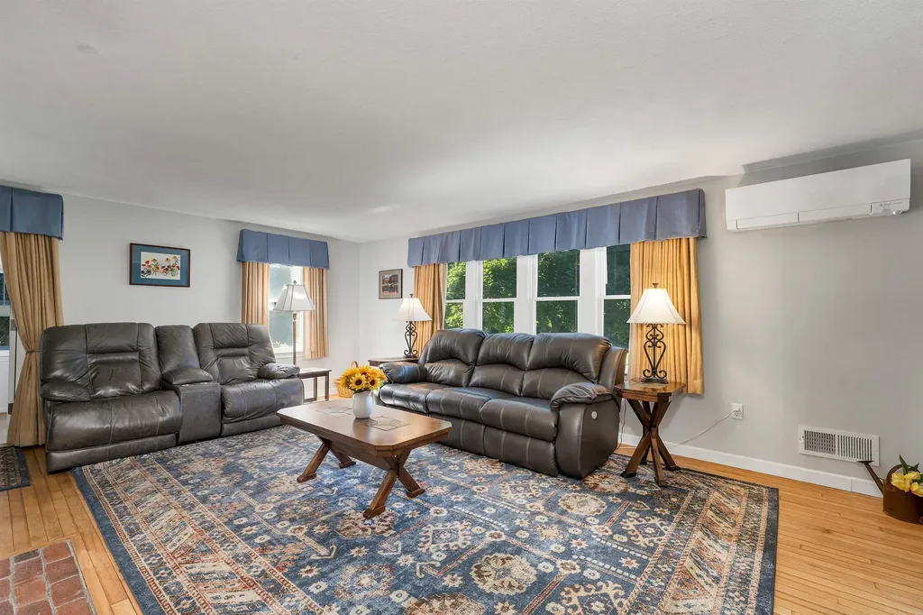 18 Highland Terrace Wolfeboro NH 03894