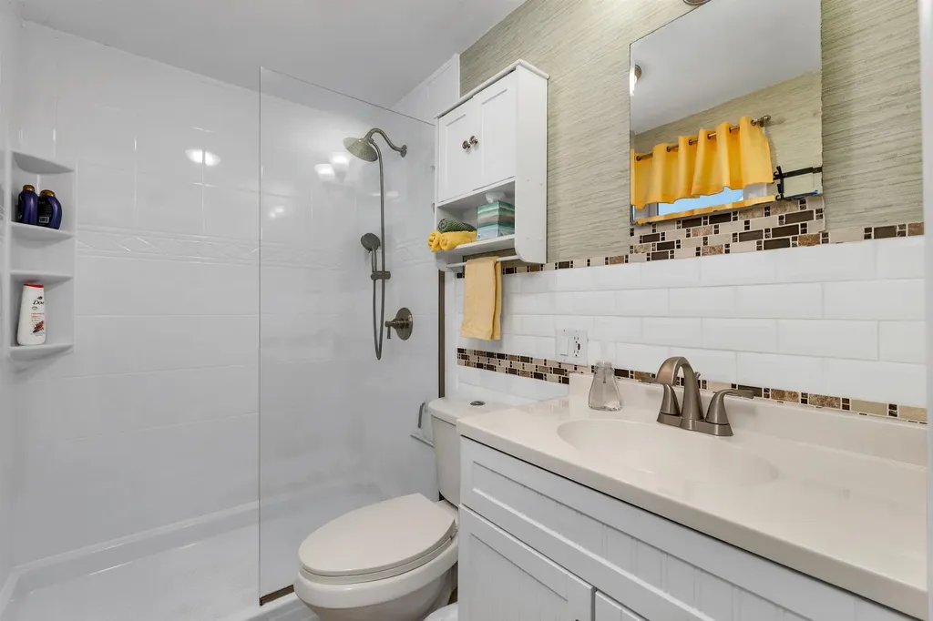 18 Highland Terrace Wolfeboro NH 03894