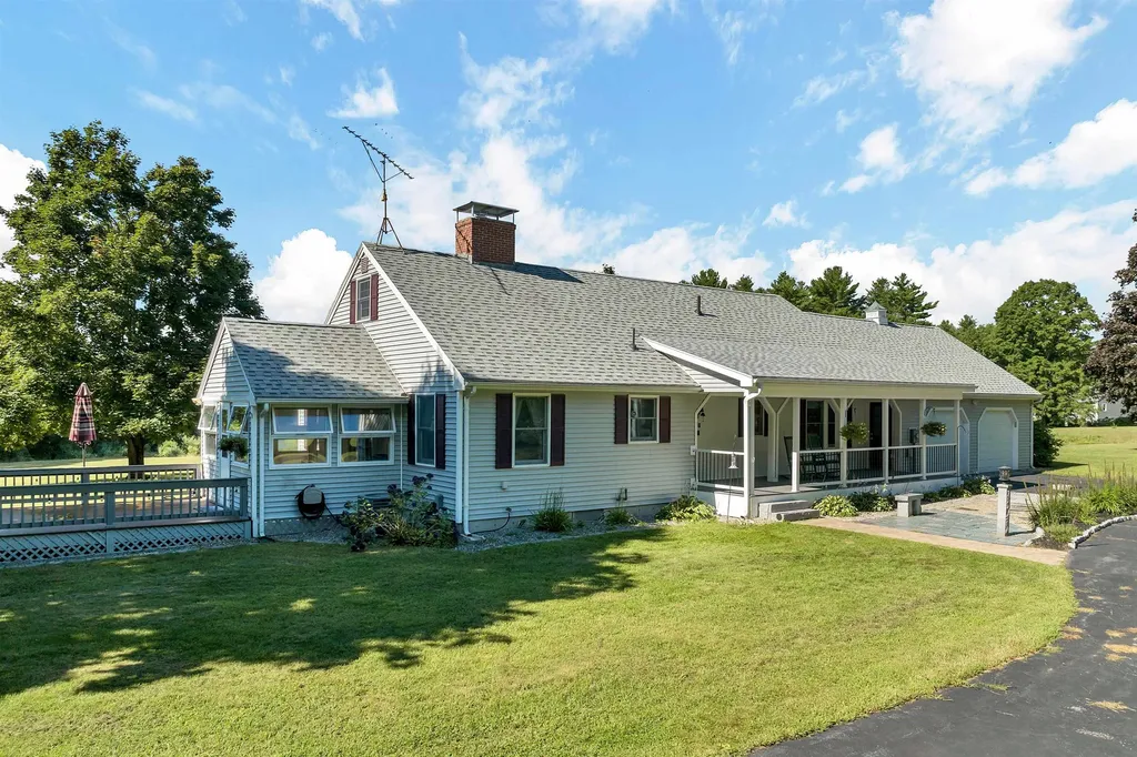 18 Highland Terrace Wolfeboro NH 03894