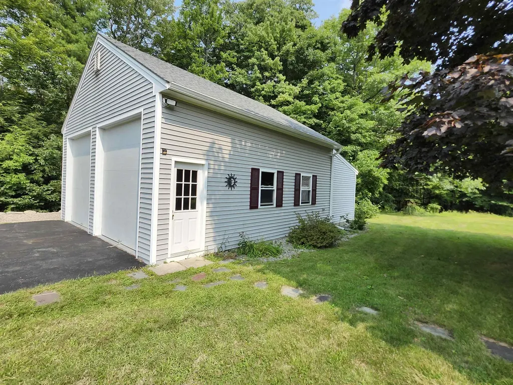18 Highland Terrace Wolfeboro NH 03894