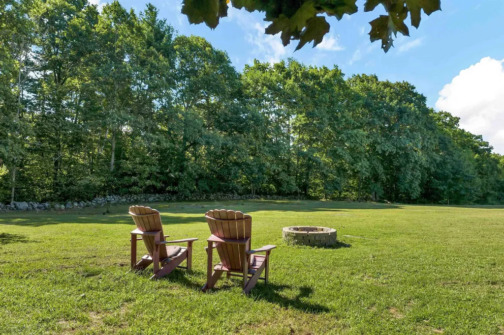 18 Highland Terrace Wolfeboro NH 03894