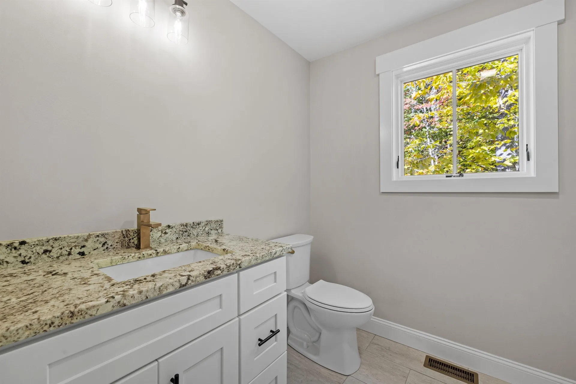 31 Calef Road Alton NH 03809