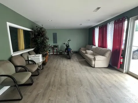 472 West Main Street Tilton NH 03276