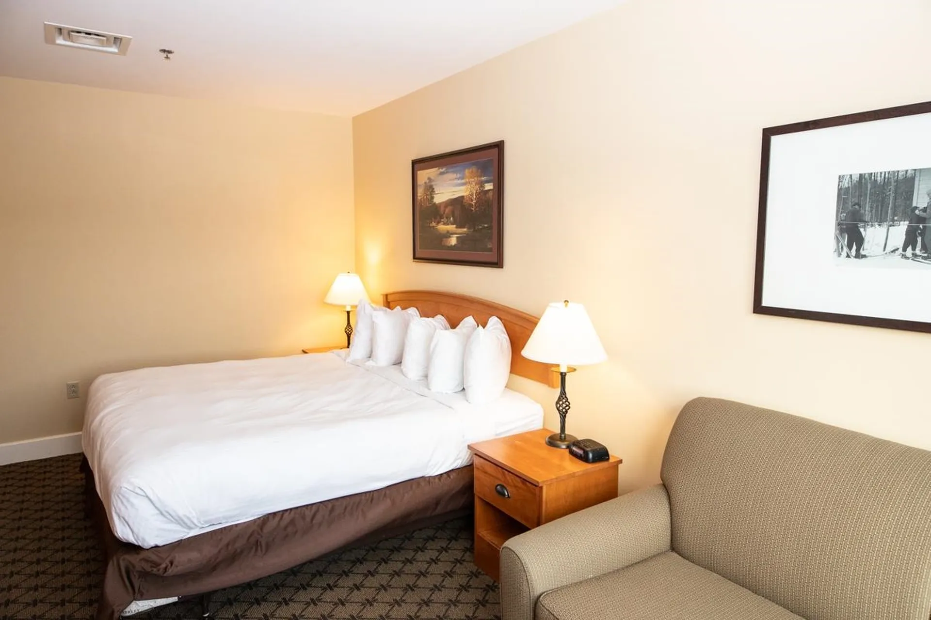 246/248 Qtr. I Jackson Gore Inn Ludlow VT 05149