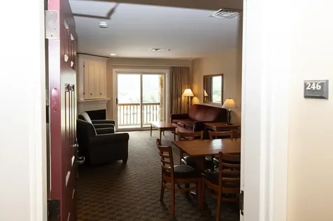 246/248 Qtr. I Jackson Gore Inn Ludlow VT 05149