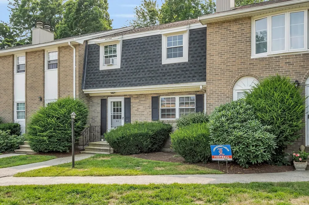 55 Fieldstone Drive Londonderry NH 03053