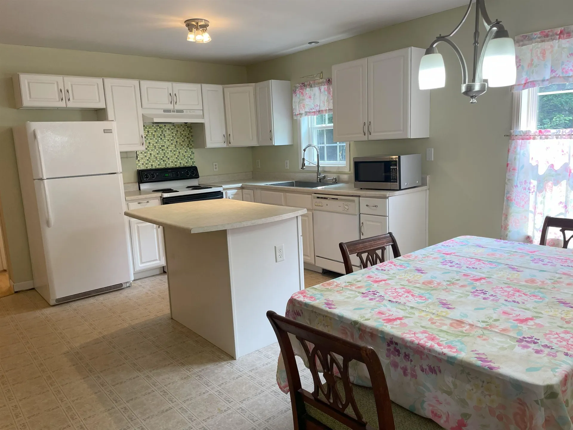 4 Sunnyview Drive Ossipee NH 03864-7186