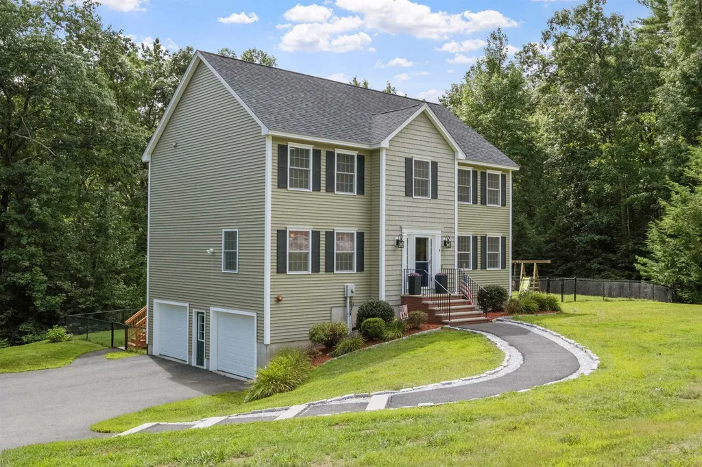 4 Brandy Rock Road Derry NH 03038