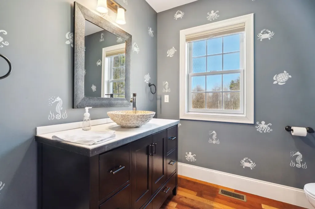 7 Hoosac Road Kensington NH 03833