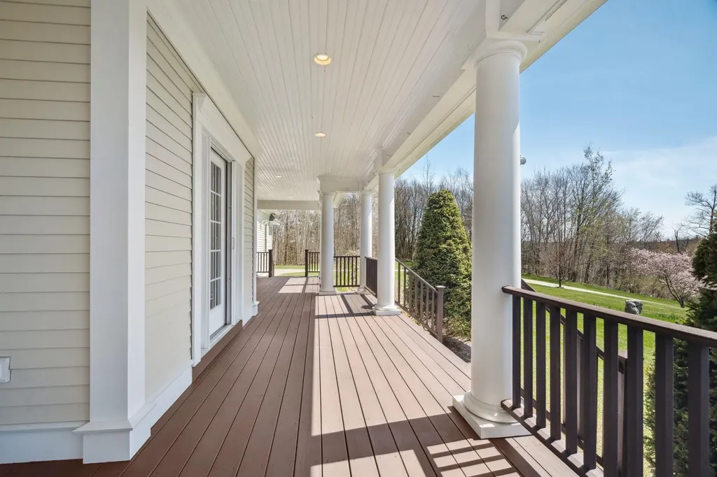 7 Hoosac Road Kensington NH 03833