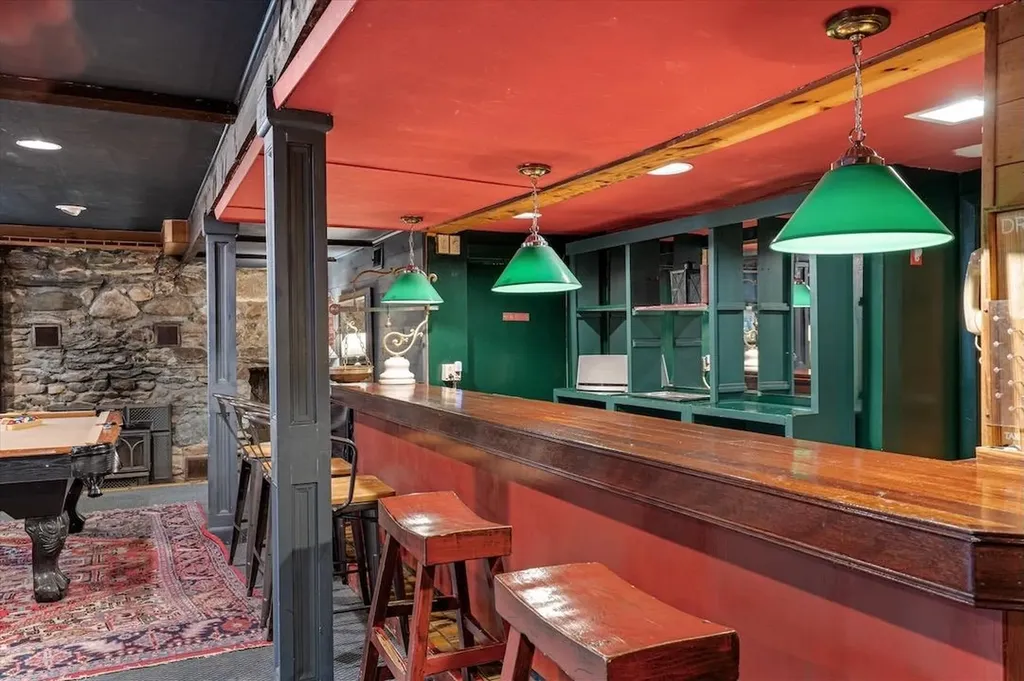 24 Vt Route 11 Landgrove VT 05148