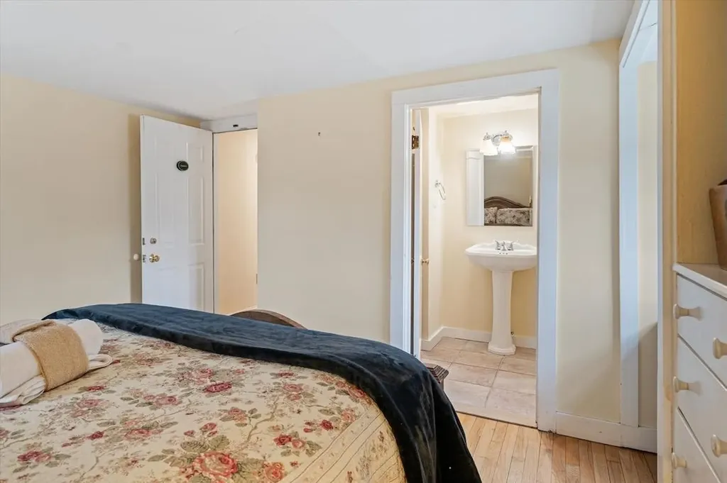 24 Vt Route 11 Landgrove VT 05148