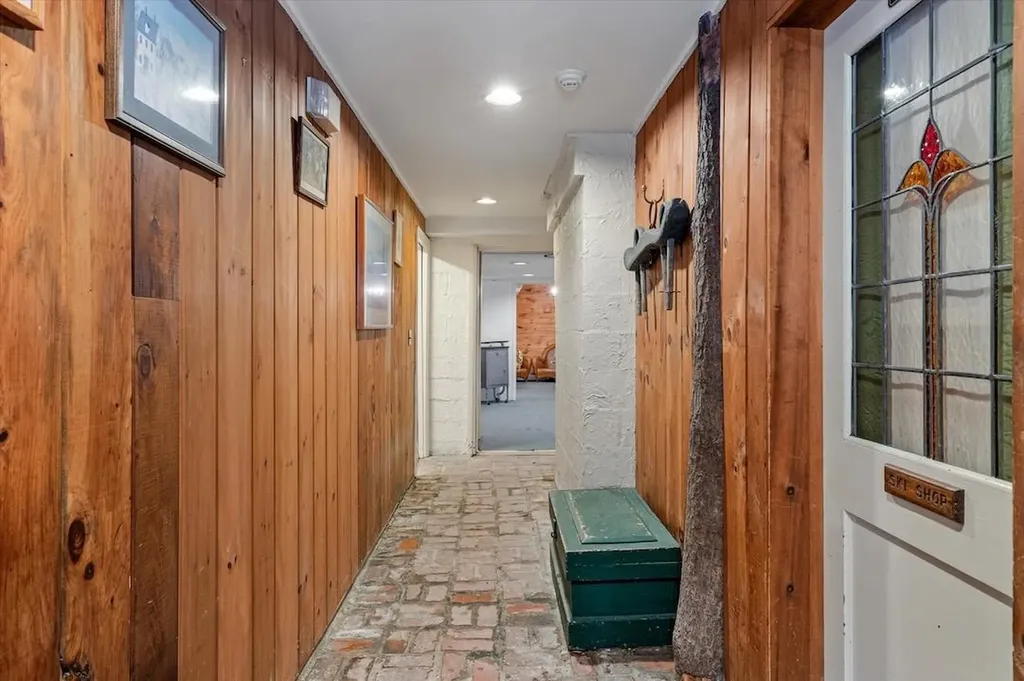 24 Vt Route 11 Landgrove VT 05148