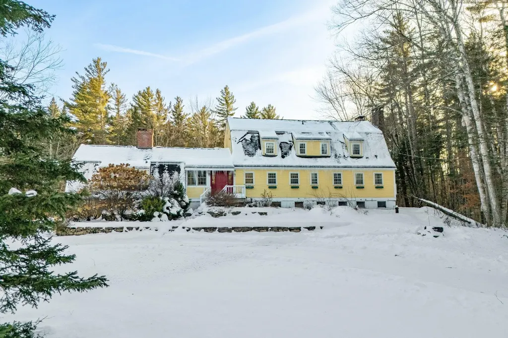 24 Vt Route 11 Landgrove VT 05148