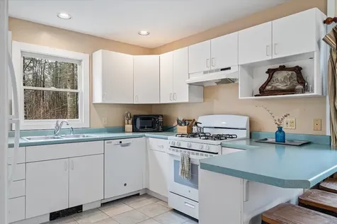 24 Vt Route 11 Landgrove VT 05148