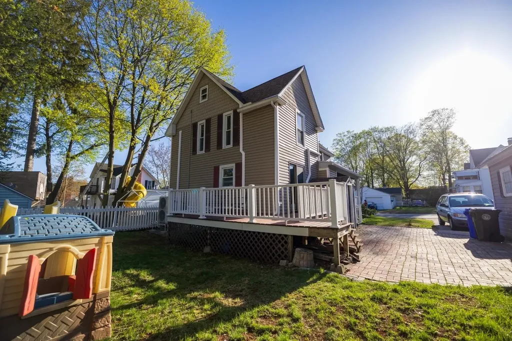 831 Belmont Street Manchester NH 03104