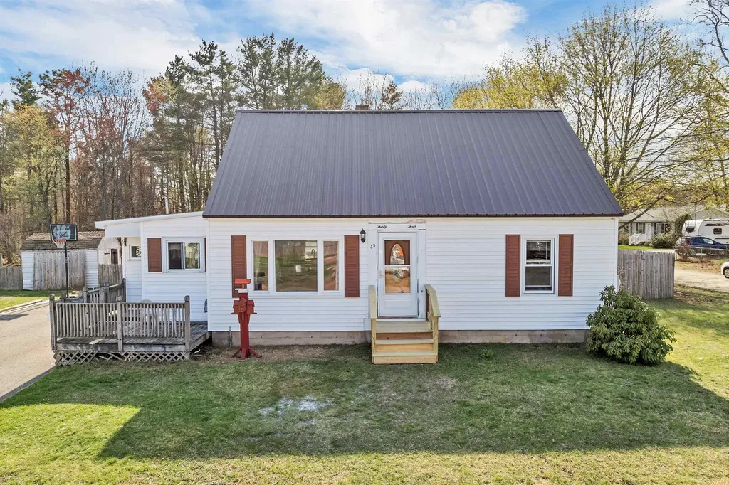 33 Davis Street Somersworth NH 03878