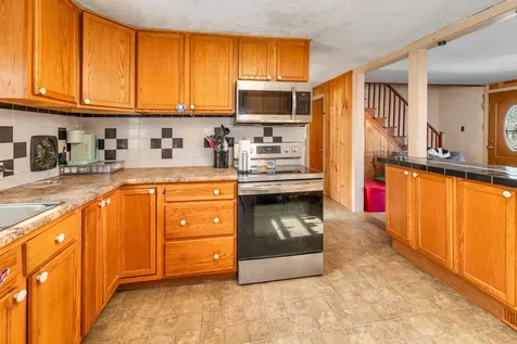 33 Davis Street Somersworth NH 03878