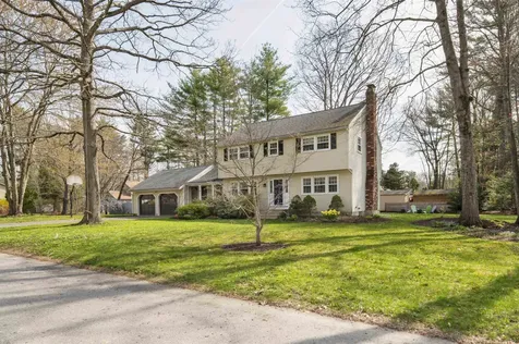 12 Thelma Drive Exeter NH 03833