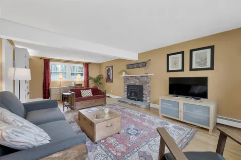 12 Thelma Drive Exeter NH 03833