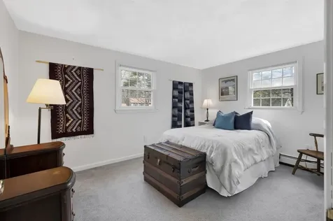12 Thelma Drive Exeter NH 03833
