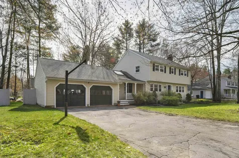 12 Thelma Drive Exeter NH 03833