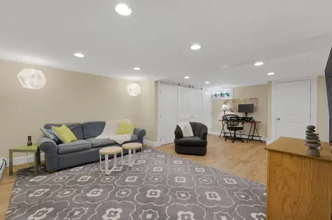 12 Thelma Drive Exeter NH 03833