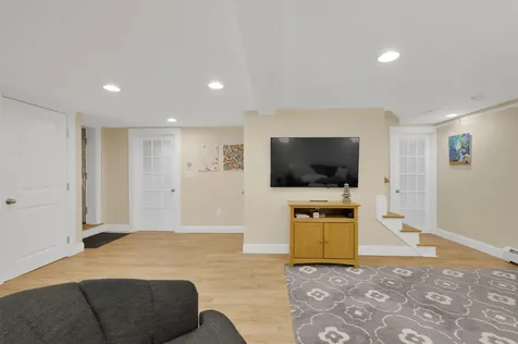 12 Thelma Drive Exeter NH 03833