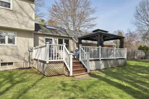 12 Thelma Drive Exeter NH 03833