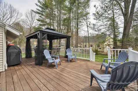 12 Thelma Drive Exeter NH 03833