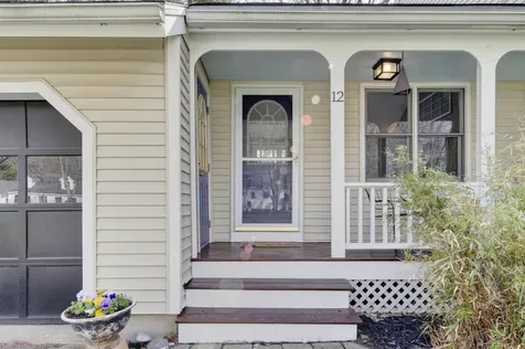 12 Thelma Drive Exeter NH 03833