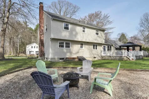 12 Thelma Drive Exeter NH 03833