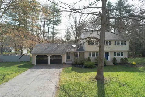 12 Thelma Drive Exeter NH 03833