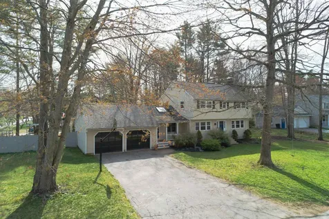 12 Thelma Drive Exeter NH 03833