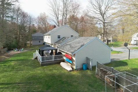 12 Thelma Drive Exeter NH 03833