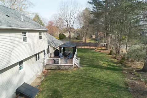 12 Thelma Drive Exeter NH 03833