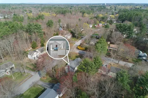 12 Thelma Drive Exeter NH 03833